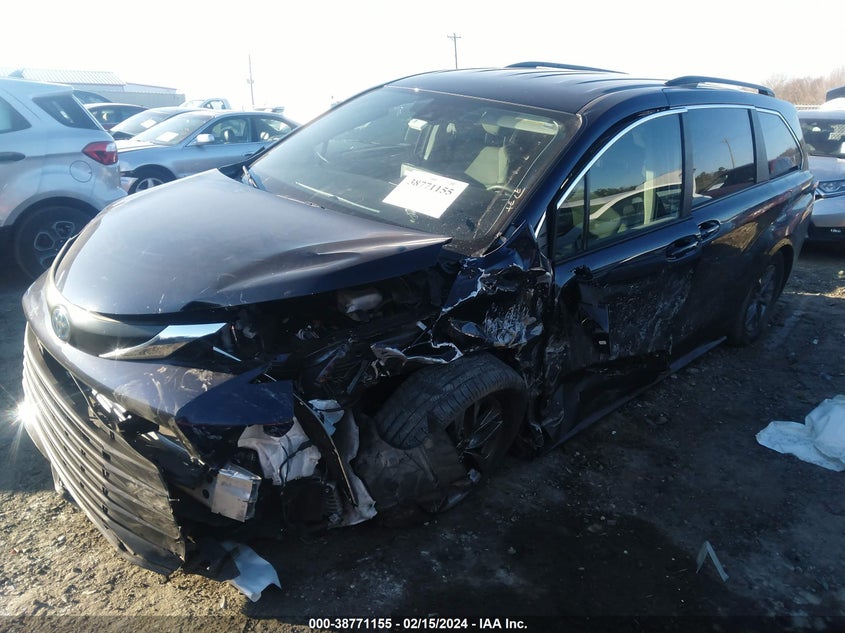 2022 TOYOTA SIENNA LE - 5TDKRKEC9NS130604