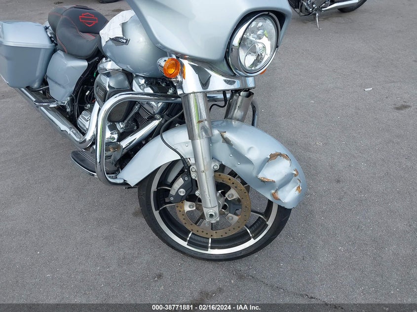 2023 HARLEY-DAVIDSON FLHX - 1HD1KBC11PB676985