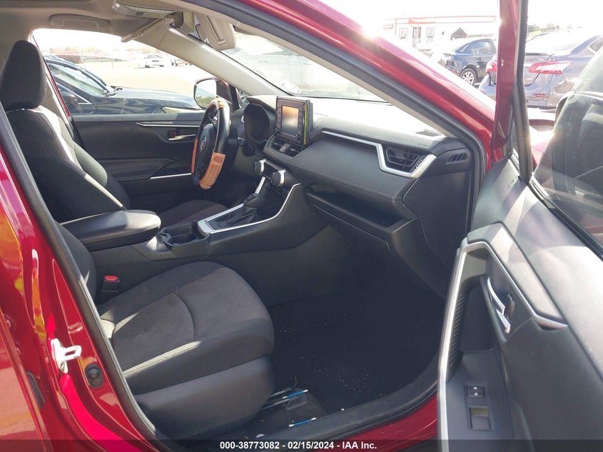 VIN 2T3W1RFV3KW056169 2019 TOYOTA RAV4 XLE