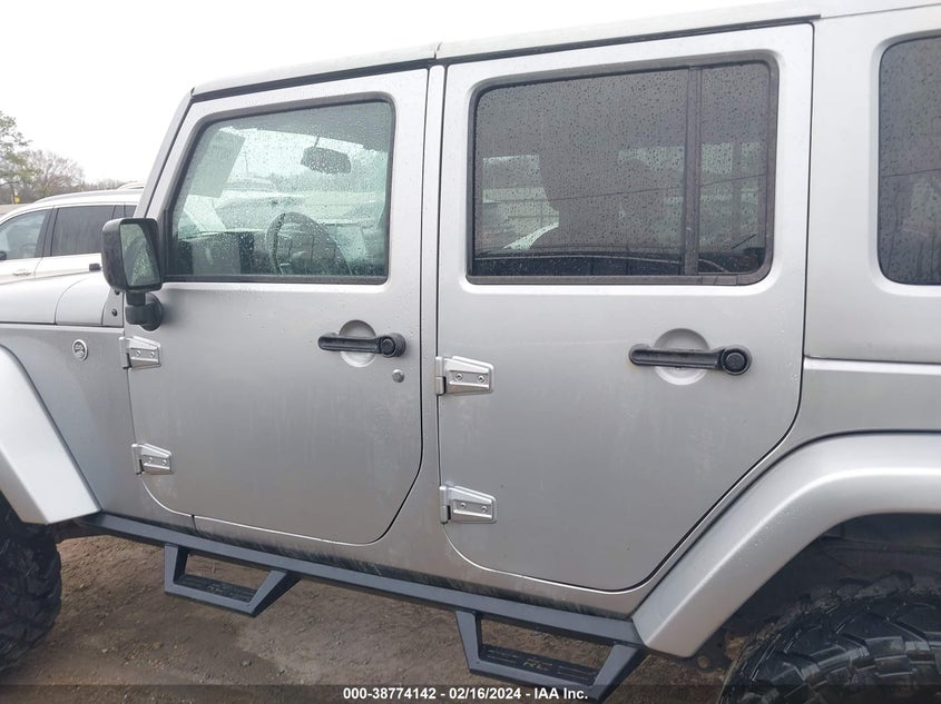 2017 JEEP WRANGLER UNLIMITED SPORT 4X4 - 1C4HJWDG2HL546657