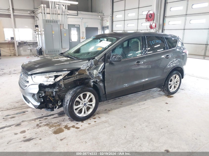 VIN 1FMCU9GD5HUA79096 2017 FORD ESCAPE SE