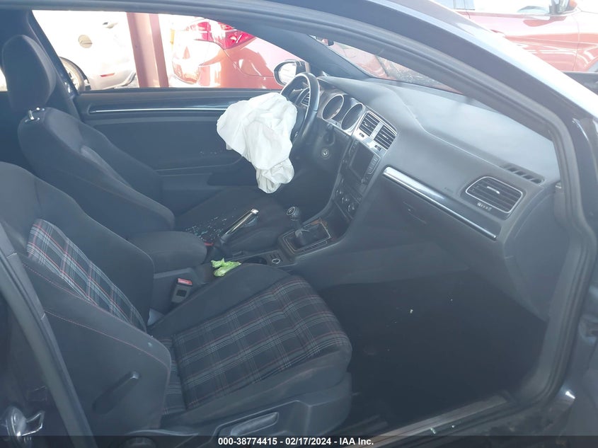 2016 VOLKSWAGEN GOLF GTI S/SE - 3VWYT7AU7GM024837