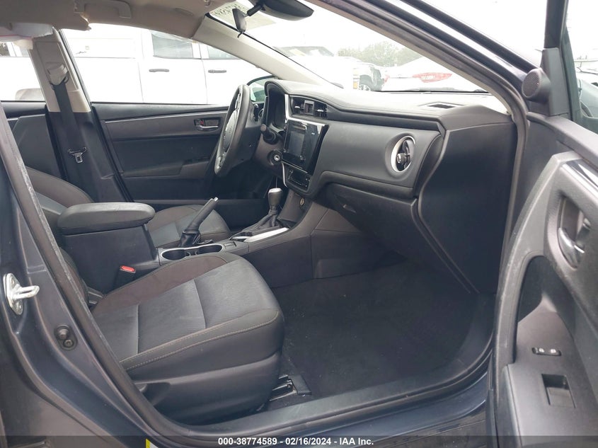 VIN 2T1BURHE5HC837104 2017 TOYOTA COROLLA LE