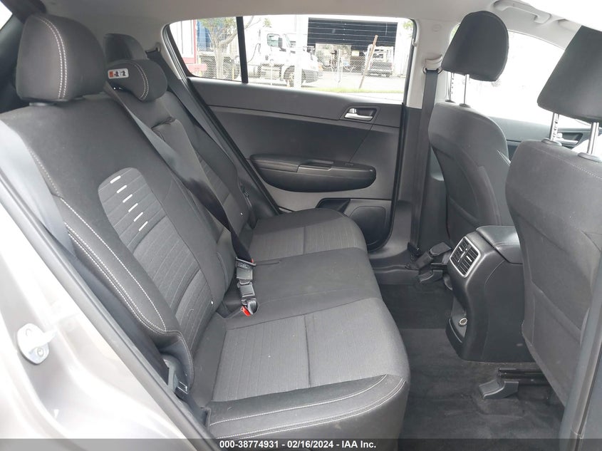 VIN KNDPM3AC3J7394860 2018 KIA SPORTAGE LX