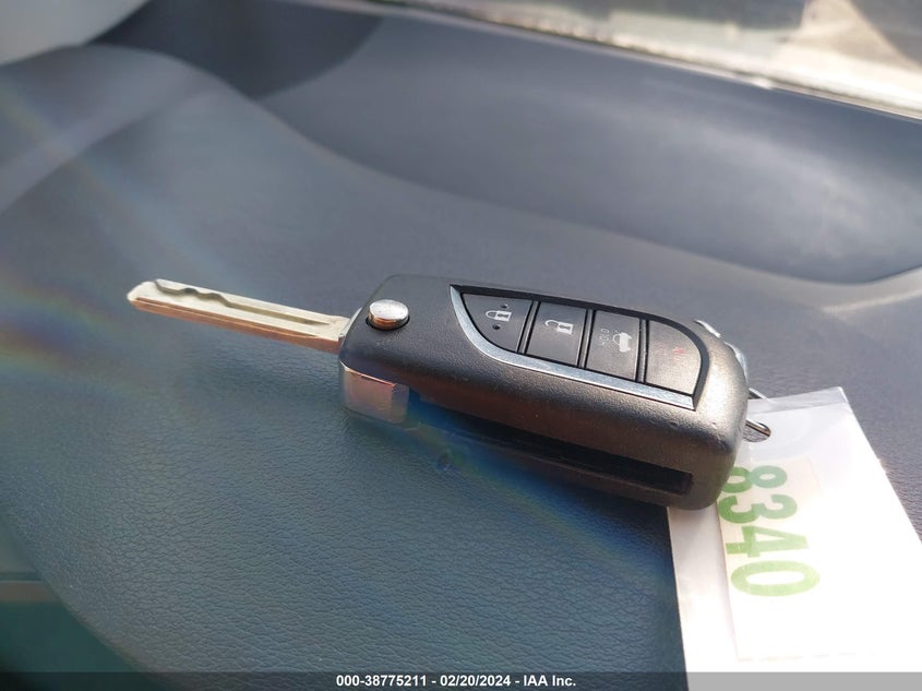 2020 TOYOTA COROLLA LE - JTDEPRAE8LJ046531