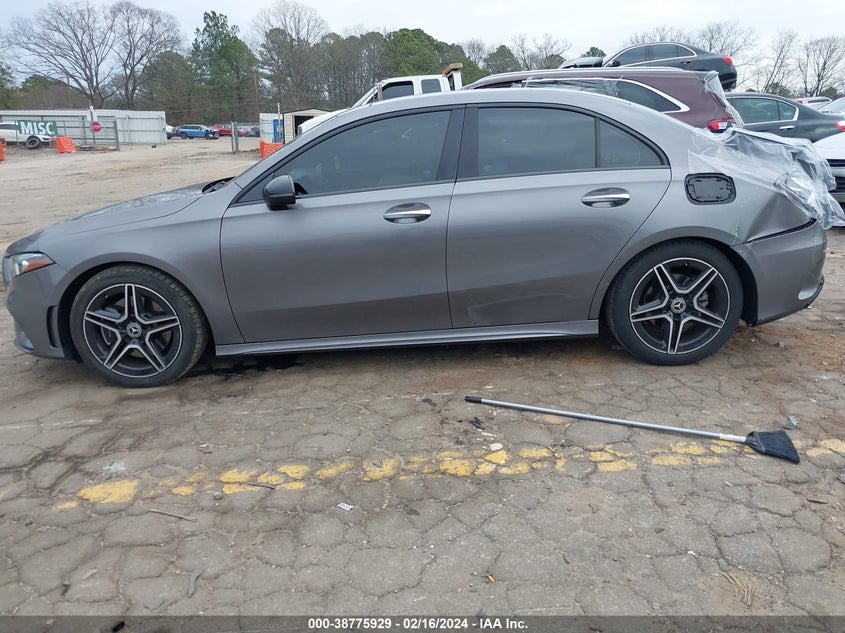 2019 MERCEDES-BENZ A 220 VIN: WDD3G4EB1KW010780