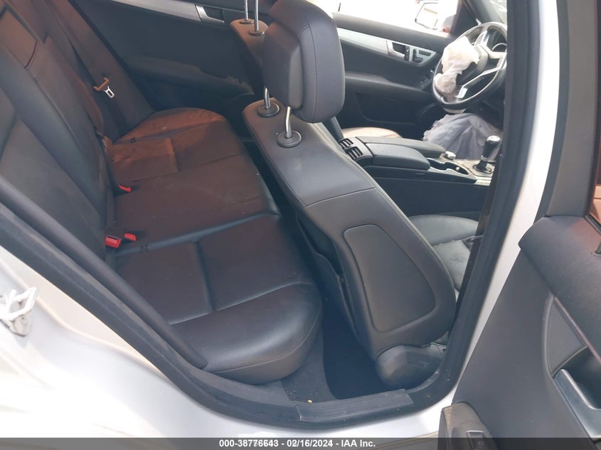 2014 MERCEDES-BENZ C 250 - WDDGF4HB3EA952508