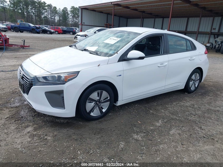 VIN KMHC65LC0JU062664 2018 HYUNDAI IONIQ HYBRID BLUE