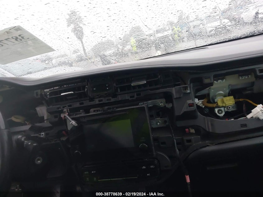 2017 TOYOTA COROLLA SE - 5YFBURHE8HP724246