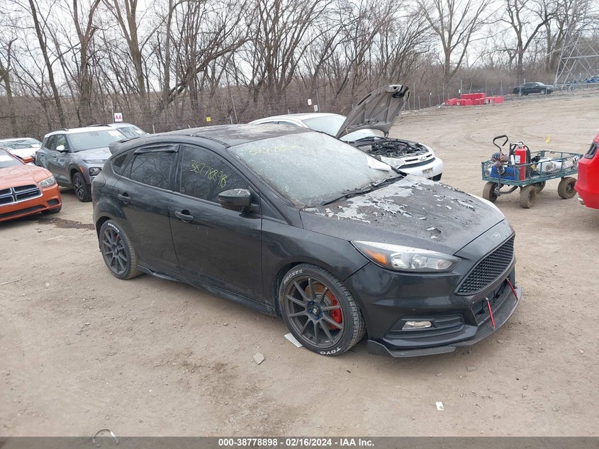 2017 FORD FOCUS