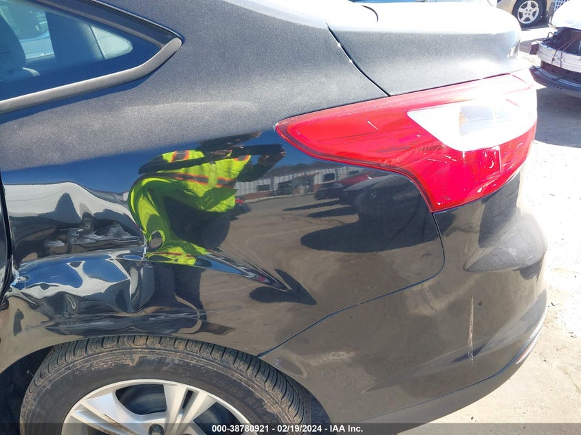 2014 FORD FOCUS SE - 1FADP3F2XEL195706