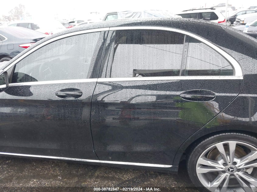VIN 55SWF4JB6JU247993 2018 MERCEDES-BENZ C 300