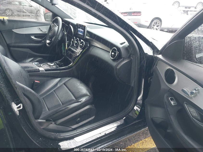 VIN 55SWF4JB6JU247993 2018 MERCEDES-BENZ C 300