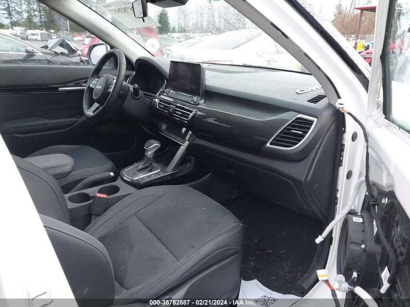 VIN KNDERCAA4P7390946 2023 KIA SELTOS EX
