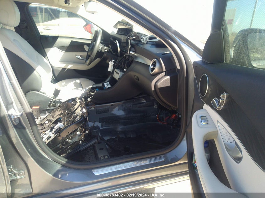 VIN 55SWF4JB2HU210417 2017 MERCEDES-BENZ C 300 LUXURY/SPORT