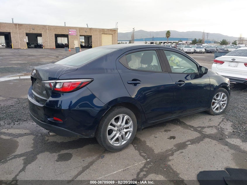 VIN 3MYDLBYV2HY190553 2017 TOYOTA YARIS IA