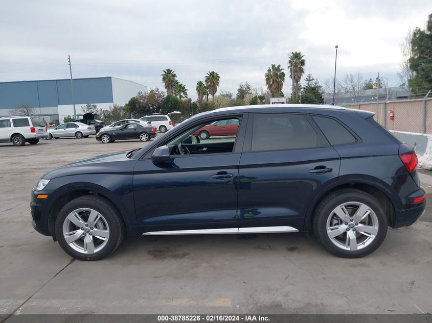 VIN WA1ANAFY7J2018858 2018 AUDI Q5 PREMIUM