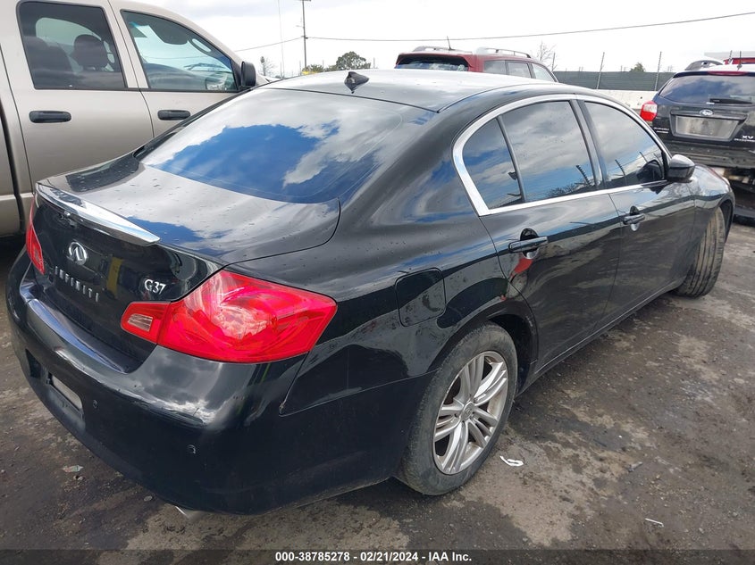2013 INFINITI G37 JOURNEY/SPORT - JN1CV6AP4DM305175