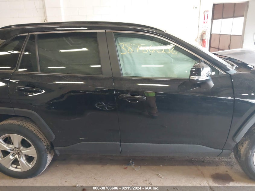VIN 2T3P1RFV9MC182464 2021 TOYOTA RAV4 XLE/XLE PREMIUM