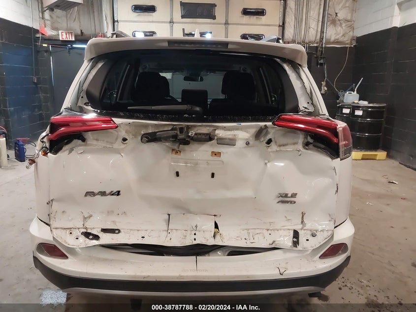 VIN JTMRFREV6HJ133530 2017 TOYOTA RAV4 XLE