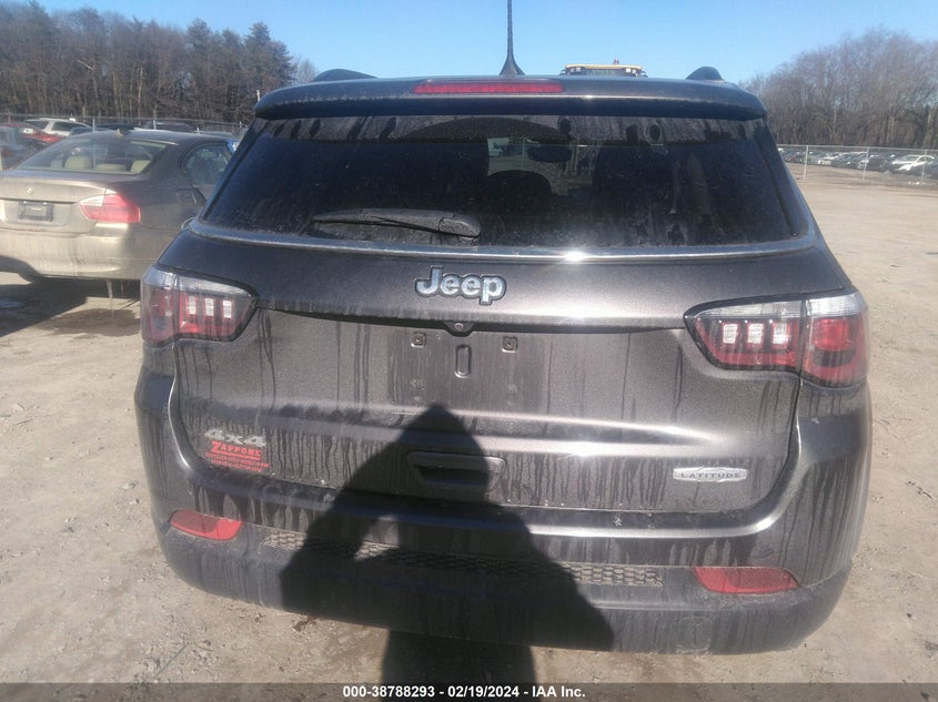 VIN 3C4NJDBB0KT655967 2019 JEEP COMPASS LATITUDE 4X4