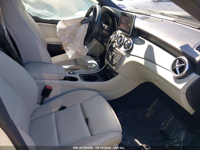2016 MERCEDES-BENZ CLA 250 - WDDSJ4EB7GN335041