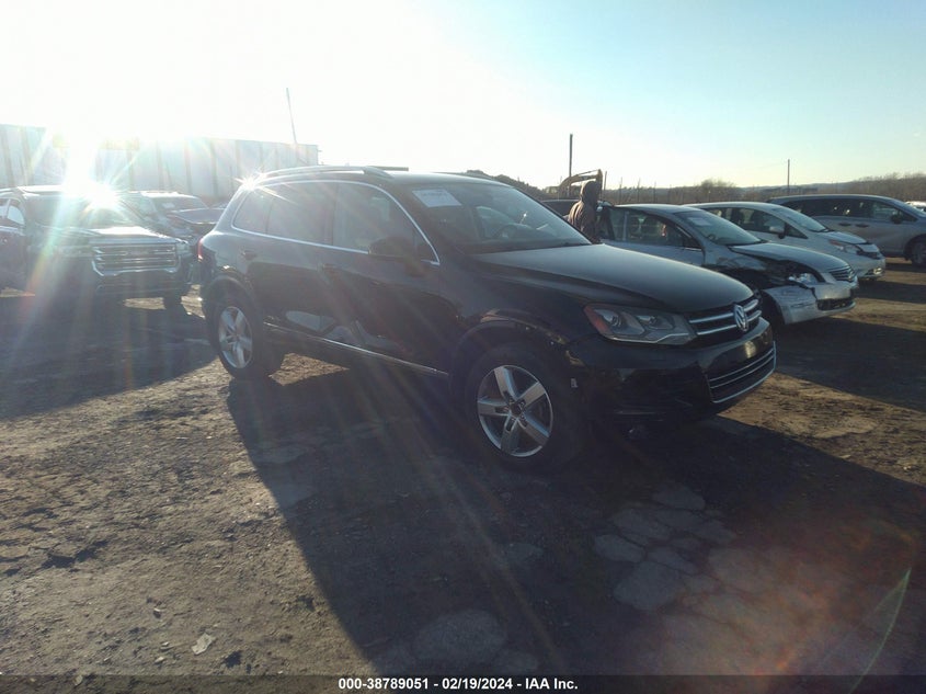 2013 VOLKSWAGEN TOUAREG TDI LUX - WVGEP9BPXDD011971