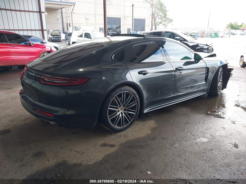VIN WP0AB2A78JL135572 2018 PORSCHE PANAMERA 4S