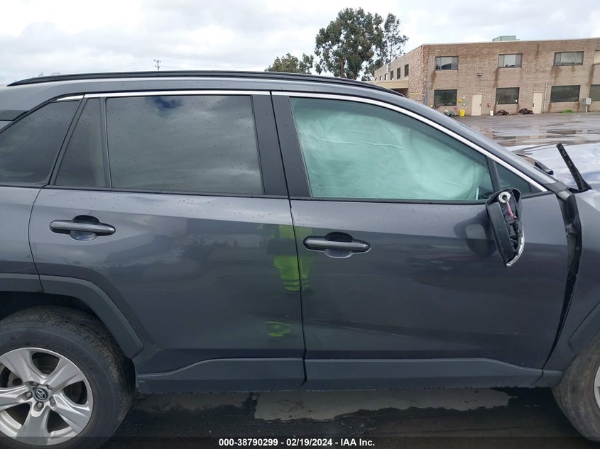 2020 TOYOTA RAV4 XLE - 2T3P1RFV2LC106213