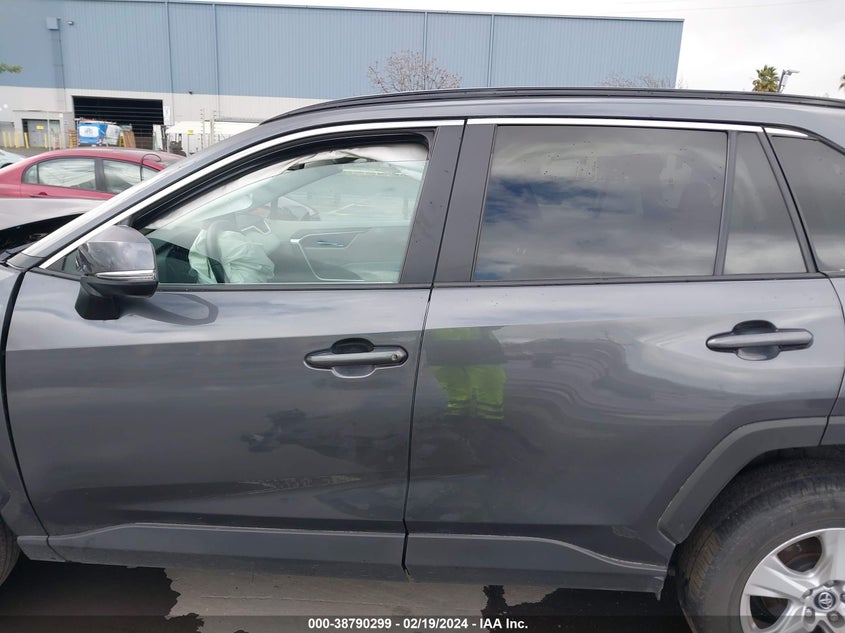 2020 TOYOTA RAV4 XLE - 2T3P1RFV2LC106213