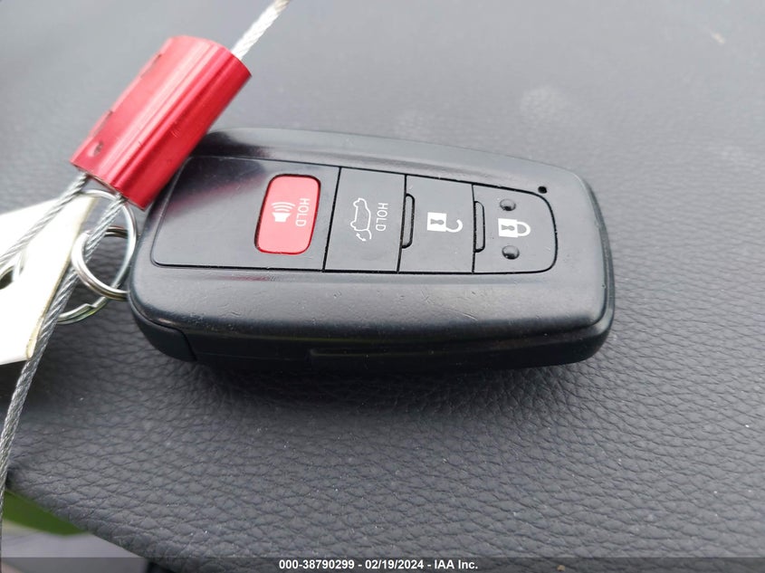 2020 TOYOTA RAV4 XLE - 2T3P1RFV2LC106213