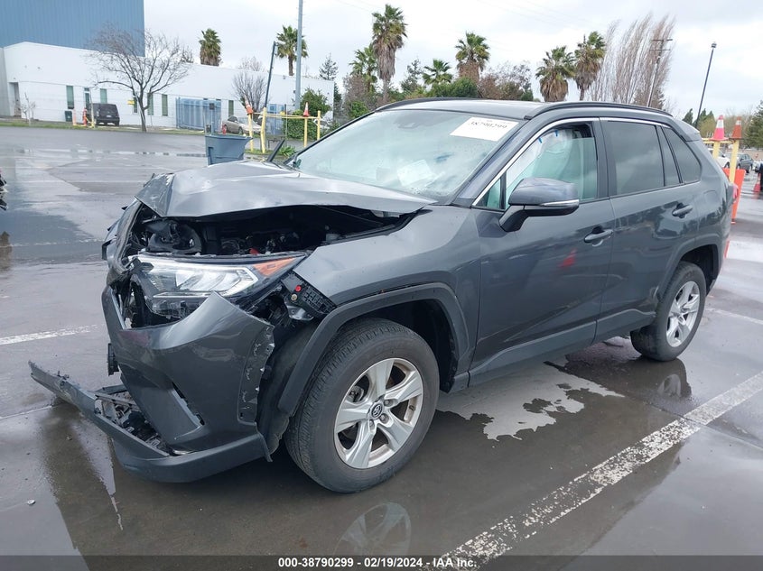 2020 TOYOTA RAV4 XLE - 2T3P1RFV2LC106213