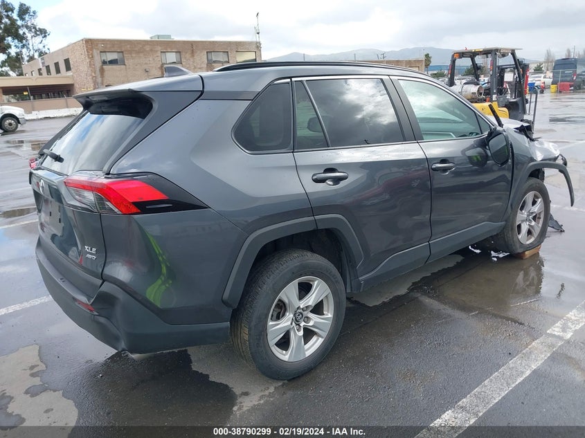 2020 TOYOTA RAV4 XLE - 2T3P1RFV2LC106213