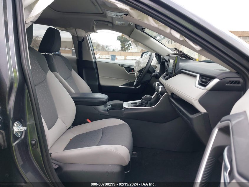 2020 TOYOTA RAV4 XLE - 2T3P1RFV2LC106213