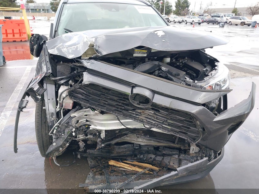 2020 TOYOTA RAV4 XLE - 2T3P1RFV2LC106213