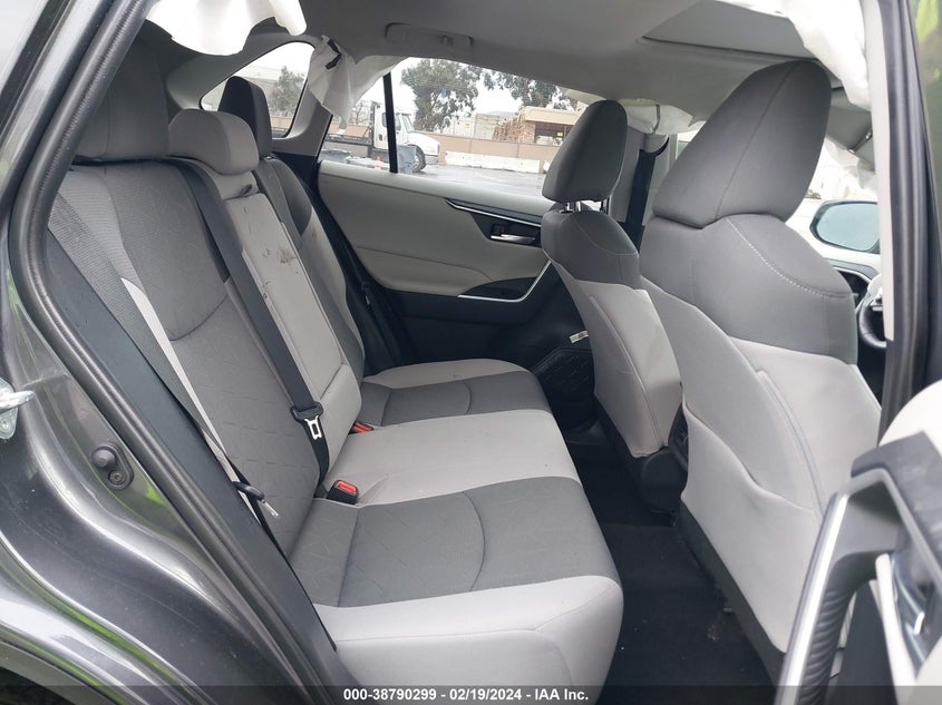 2020 TOYOTA RAV4 XLE - 2T3P1RFV2LC106213