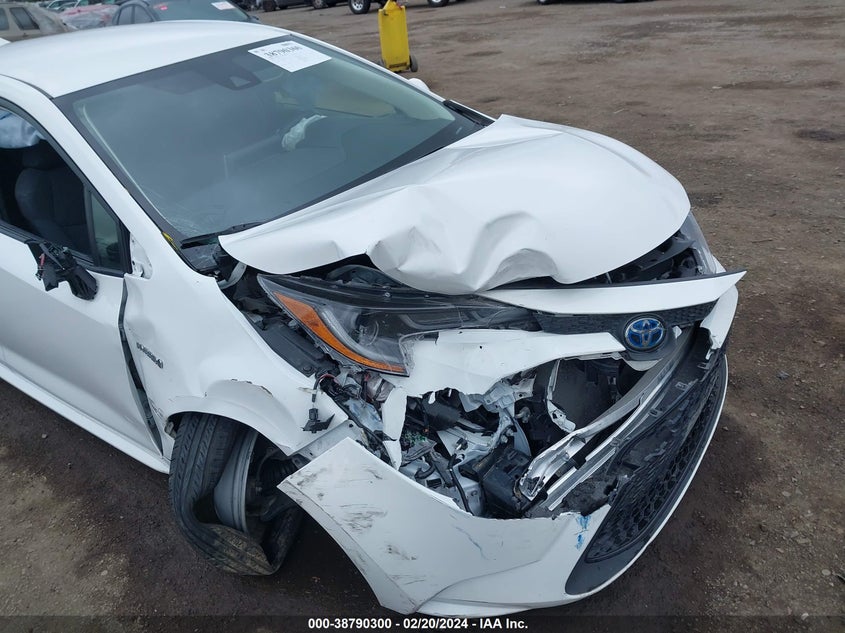 VIN JTDEAMDE4MJ027136 2021 TOYOTA COROLLA HYBRID LE