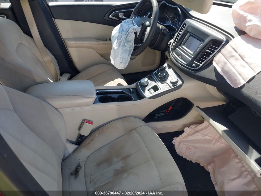 2016 CHRYSLER 200 LIMITED - 1C3CCCAB1GN143420