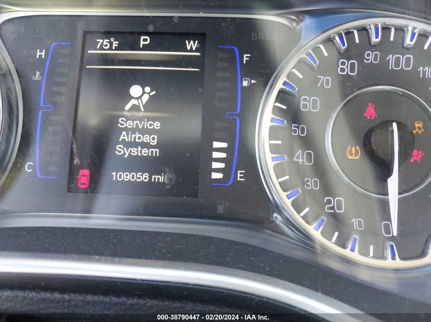 2016 CHRYSLER 200 LIMITED - 1C3CCCAB1GN143420