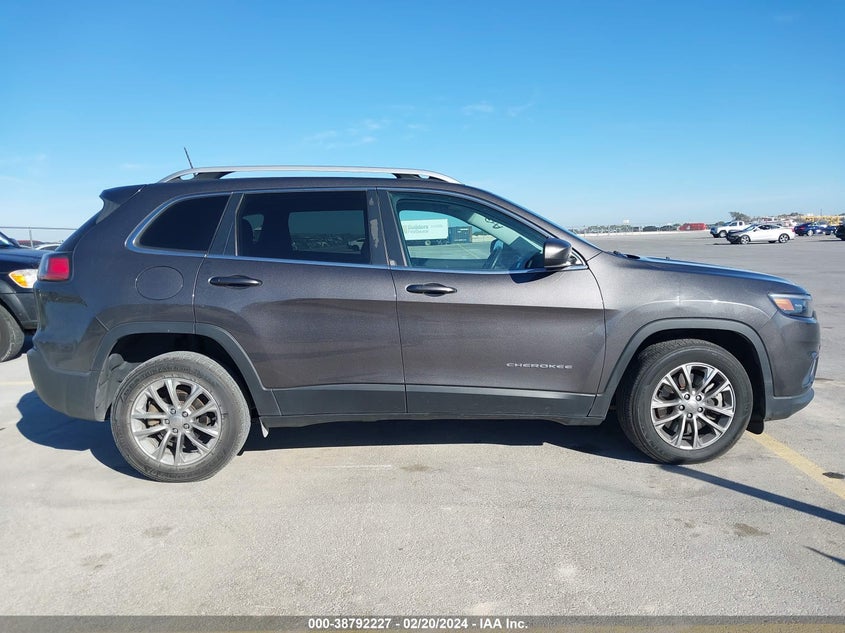 VIN 1C4PJLLB7KD132758 2019 JEEP CHEROKEE LATITUDE PLUS FWD