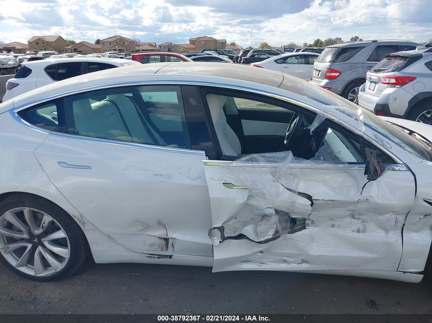 VIN 5YJ3E1EB1KF454731 2019 TESLA MODEL 3