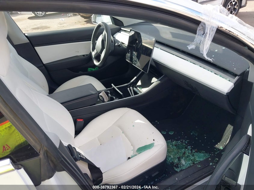 VIN 5YJ3E1EB1KF454731 2019 TESLA MODEL 3