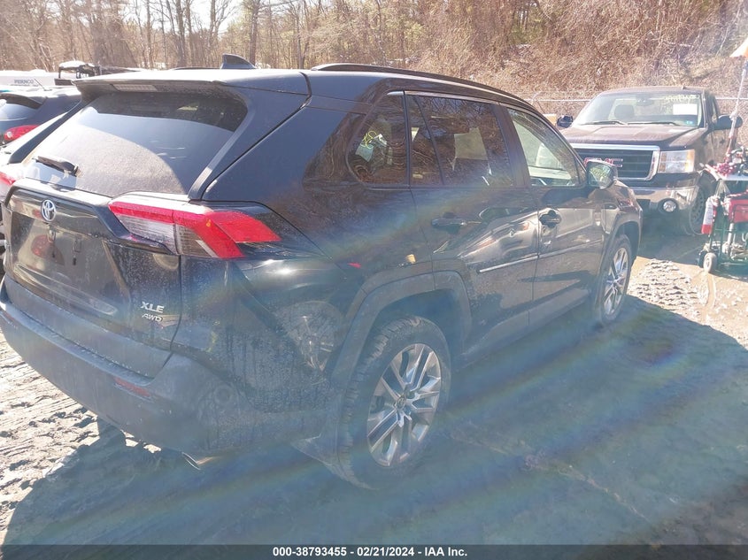 VIN 2T3A1RFV8MC146125 2021 TOYOTA RAV4 XLE PREMIUM