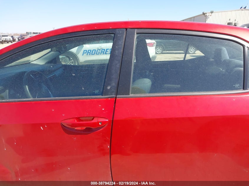 2019 TOYOTA COROLLA LE - 5YFBURHE0KP907647