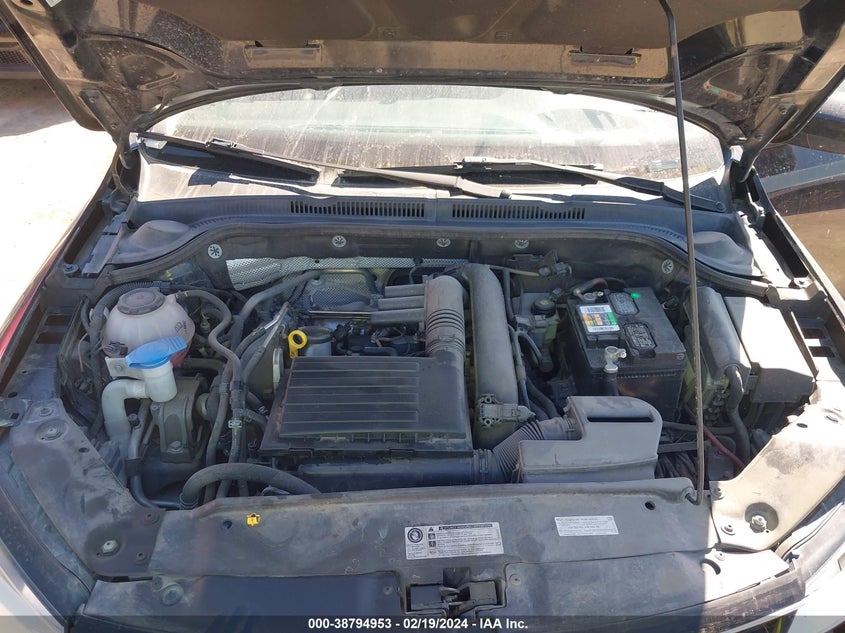 2018 VOLKSWAGEN JETTA 1.4T SE/1.4T WOLFSBURG EDITION - 3VWDB7AJ7JM211493