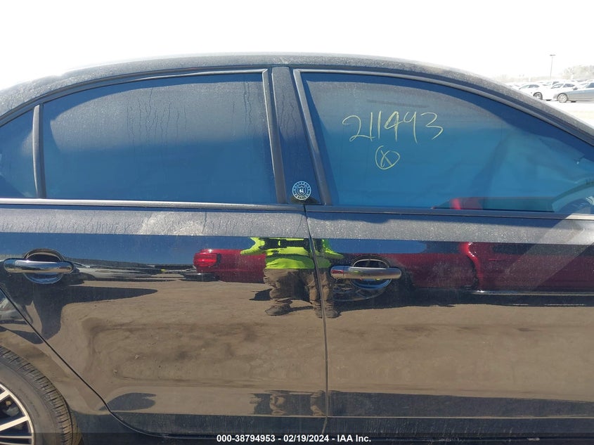 2018 VOLKSWAGEN JETTA 1.4T SE/1.4T WOLFSBURG EDITION - 3VWDB7AJ7JM211493