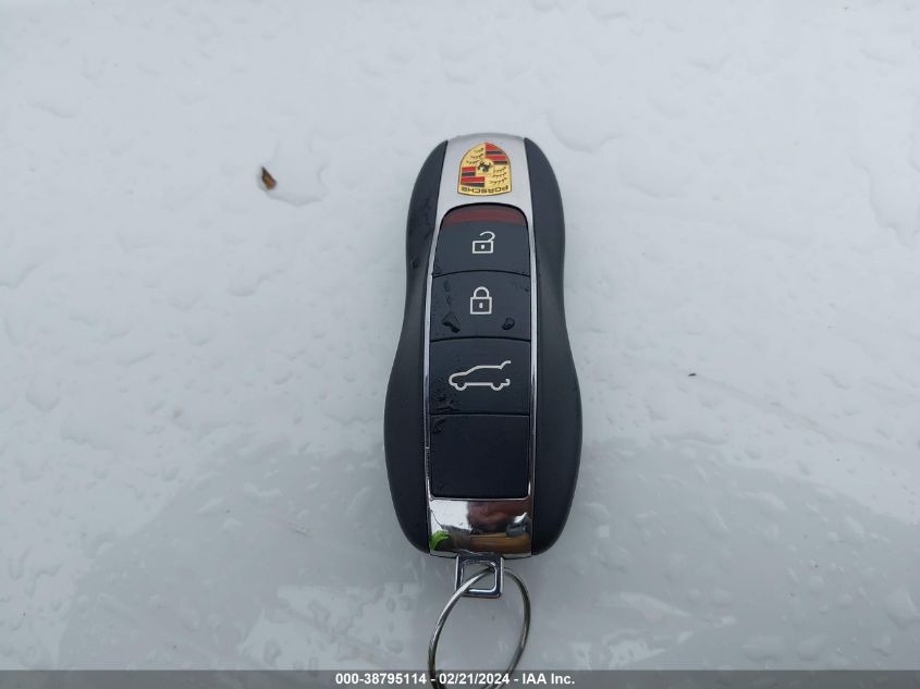 Image 11 of 2023 Porsche Macan salvage vehicle - Lot #38795114 at IAAI