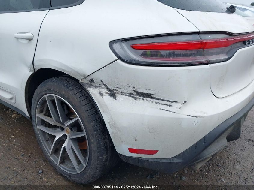 Image 19 of 2023 Porsche Macan salvage vehicle - Lot #38795114 at IAAI
