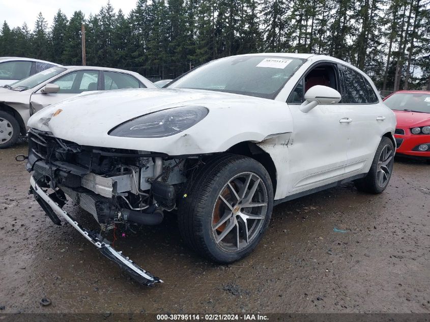 Image 2 of 2023 Porsche Macan salvage vehicle - Lot #38795114 at IAAI