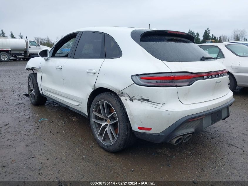 Image 3 of 2023 Porsche Macan salvage vehicle - Lot #38795114 at IAAI
